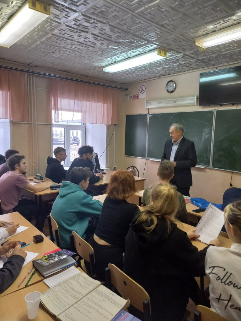 РГУ имени С.А. Есенина в рамках университетского проекта по профориентации встретились с обучающимися 11 классов.